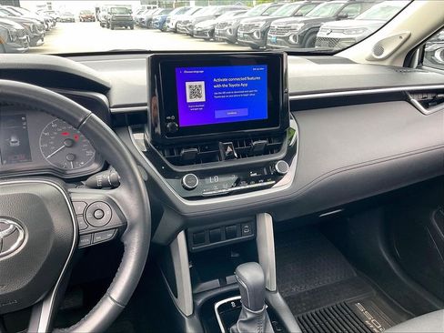 Used 2024 Toyota Corolla Cross LE w/ Moonroof Package AWD/4WD image 17