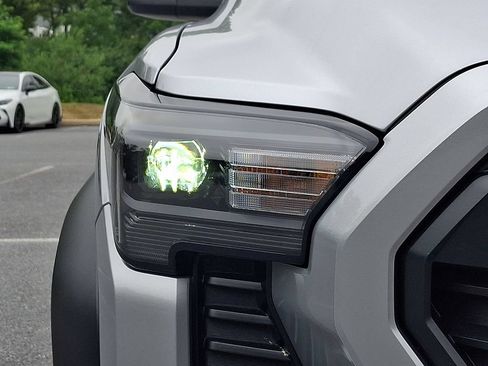 Certified 2024 Toyota Tacoma TRD Off-Road AWD/4WD image 9