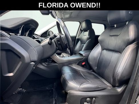 Used 2019 Land Rover Range Rover Evoque SE AWD/4WD image 17