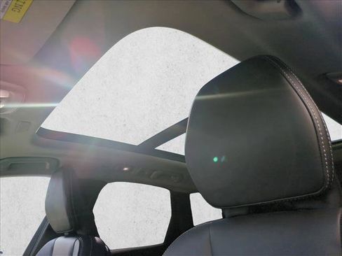 Used 2022 Volvo XC60 B5 Inscription w/ Advanced Package image 16