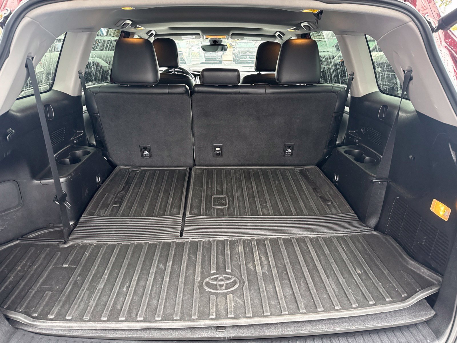 Used 2018 Toyota Highlander XLE FWD image 10