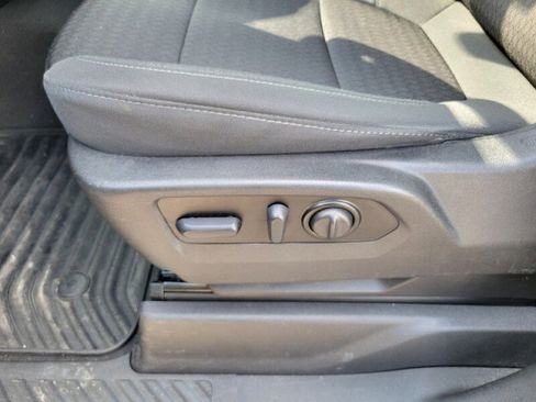 Used 2022 Chevrolet Silverado 1500 Custom w/ Safety Confidence Package image 25