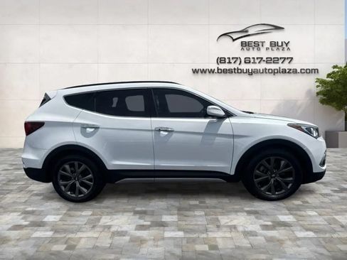 Used 2017 Hyundai Santa Fe Sport w/ Cargo Package FWD image 8