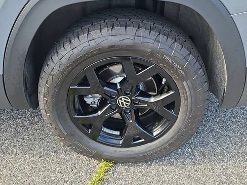 Certified 2026 Volkswagen Atlas Peak Edition AWD/4WD image 8
