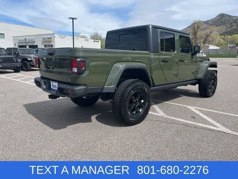 Used 2023 Jeep Gladiator Sport AWD/4WD image 3