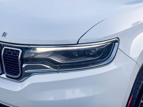 Used 2023 Jeep Wagoneer L Series II image 9