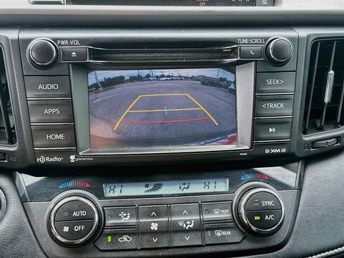 Used 2018 Toyota RAV4 XLE FWD image 14