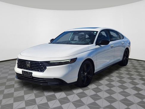 Used 2025 Honda Accord Sport image 2