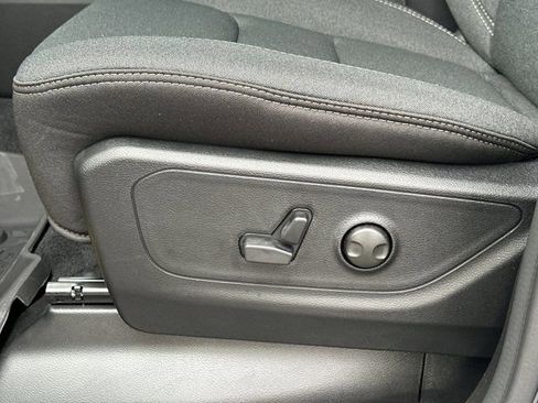 New 2026 RAM 1500 4x4 Crew Cab image 10