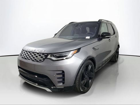 Used 2023 Land Rover Discovery Metropolitan Edition AWD/4WD image 3