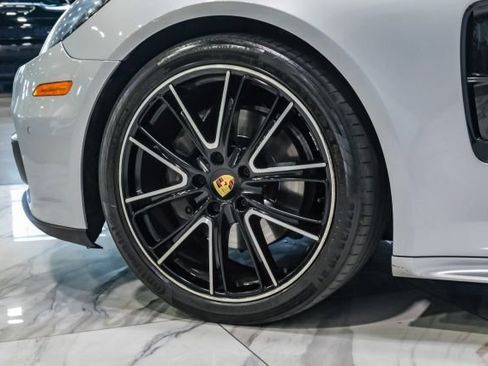 Used 2018 Porsche Panamera 4 AWD/4WD image 57