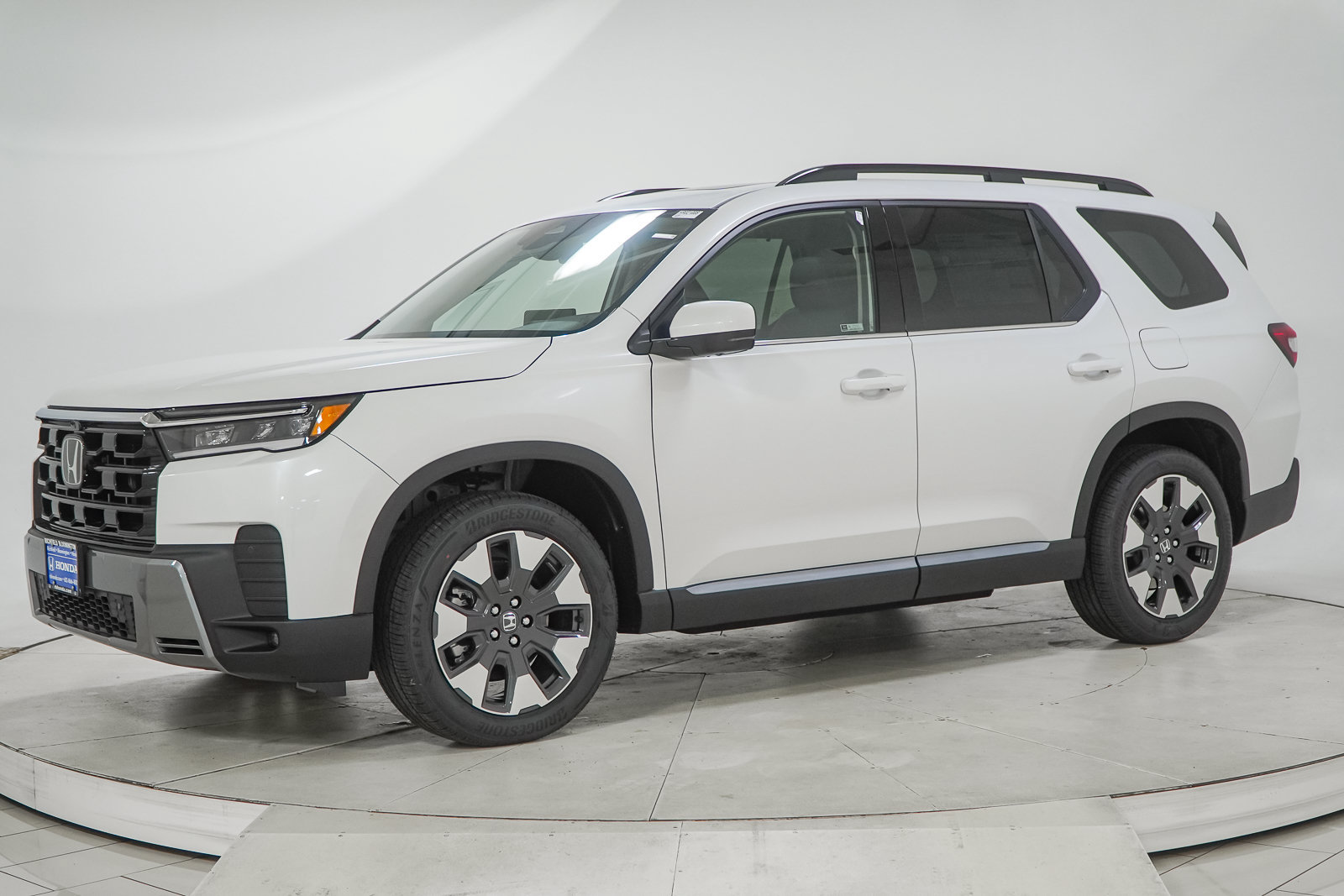 New 2026 Honda Pilot Touring image 4