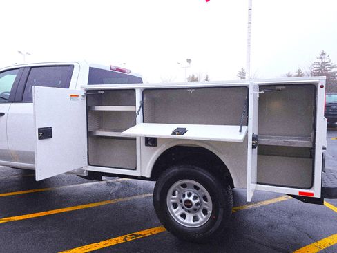 New 2026 GMC Sierra 3500 Pro w/ Convenience Package image 7