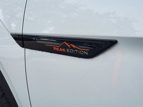 New 2026 Volkswagen Atlas Peak Edition image 5