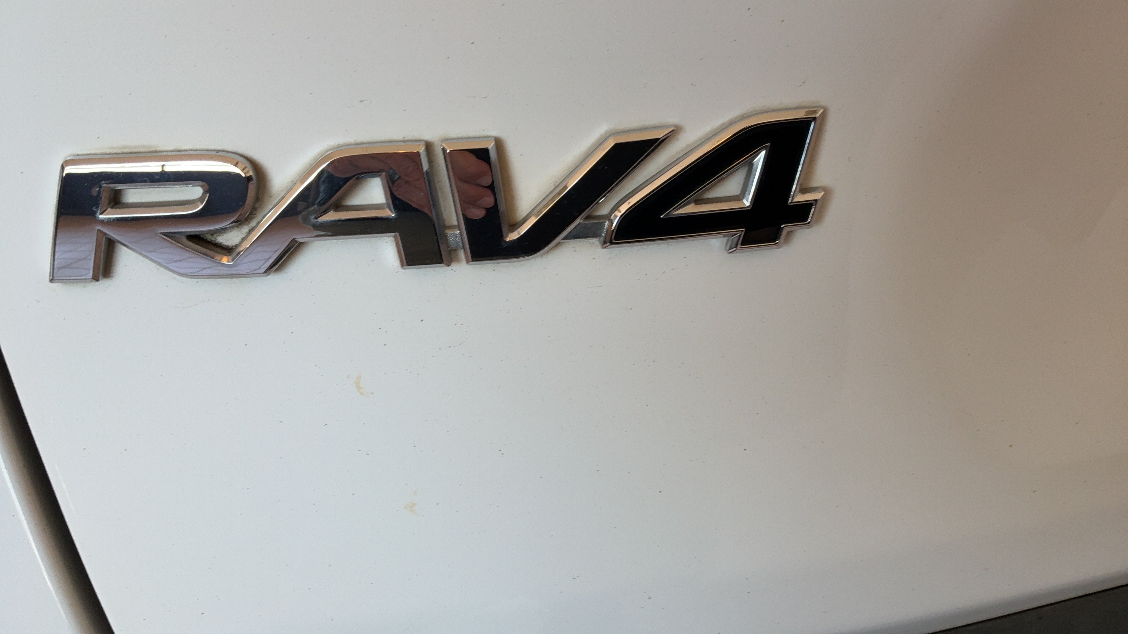 Used 2021 Toyota RAV4 XLE w/ Convenience Package FWD image 31