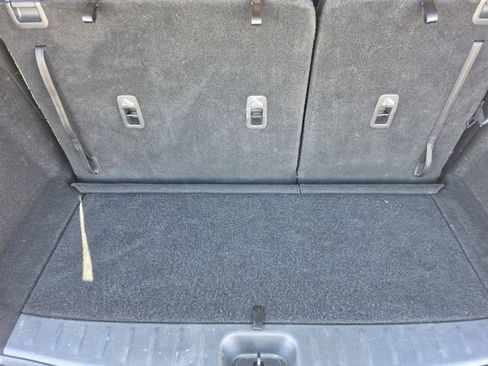 Used 2025 Nissan Pathfinder SV image 24