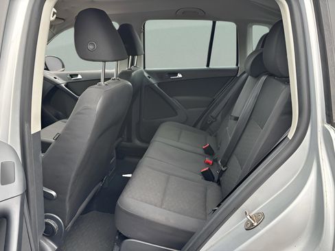 Used 2013 Volkswagen Tiguan S image 10