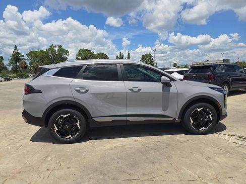 New 2026 Kia Sportage EX AWD/4WD image 9