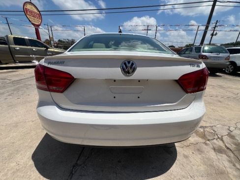 Used 2013 Volkswagen Passat TDI SE FWD image 6