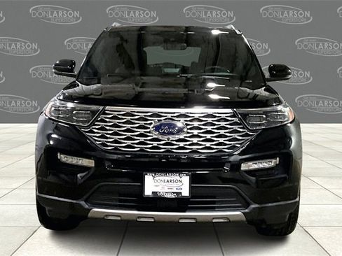 Used 2020 Ford Explorer Platinum w/ Premium Technology Package image 2