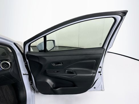 Used 2024 Nissan Versa SV FWD image 29