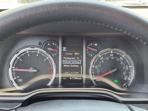 Used 2024 Toyota 4Runner Limited AWD/4WD image 21