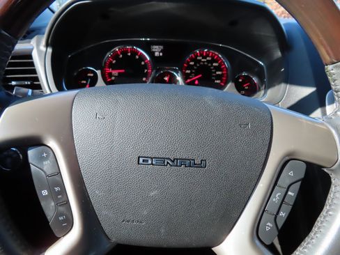 Used 2014 GMC Acadia Denali image 17