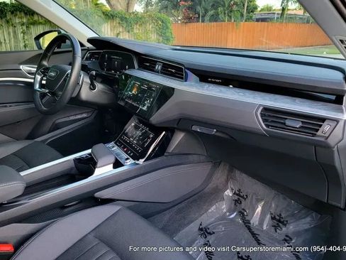 Used 2021 Audi e-tron Premium Plus w/ Premium Plus Package image 40