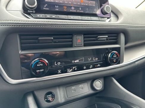 Certified 2026 Nissan Rogue SV AWD/4WD image 22