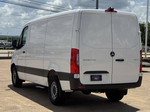 Used 2025 Mercedes-Benz Sprinter 2500 image 6