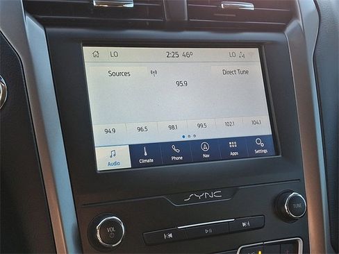 Used 2020 Ford Fusion SE image 17