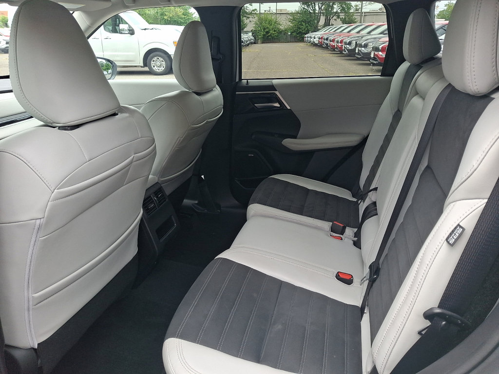 Used 2025 Mitsubishi Outlander SE AWD/4WD image 20