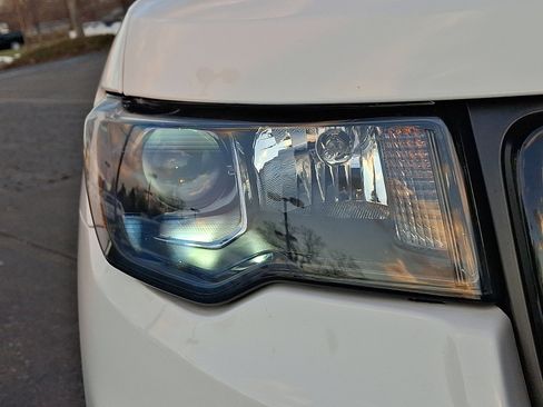 Certified 2020 Jeep Grand Cherokee Altitude image 9