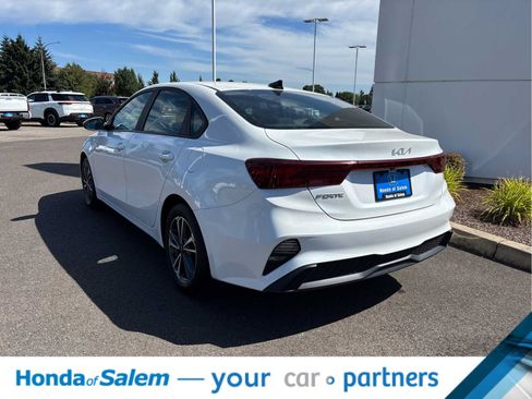 Used 2024 Kia Forte LXS w/ LXS Technology Package FWD image 4