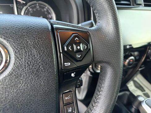 Used 2022 Toyota 4Runner TRD Off-Road Premium AWD/4WD image 21