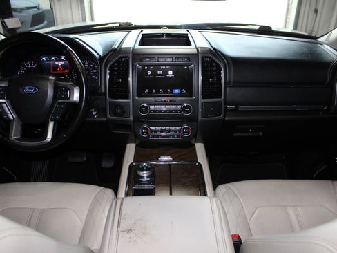 Used 2018 Ford Expedition Platinum RWD image 13