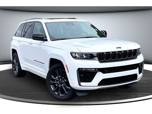 Certified 2026 Jeep Grand Cherokee Limited AWD/4WD image 14