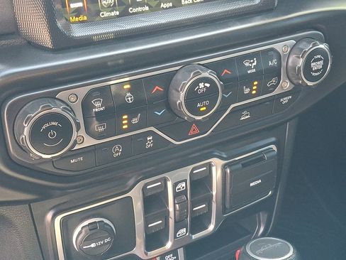 Used 2022 Jeep Gladiator Mojave w/ Dual Top Group AWD/4WD image 16