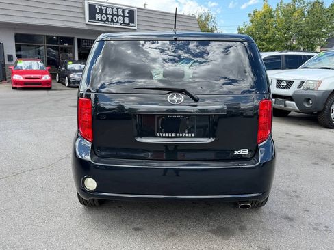 Used 2009 Scion xB FWD image 4