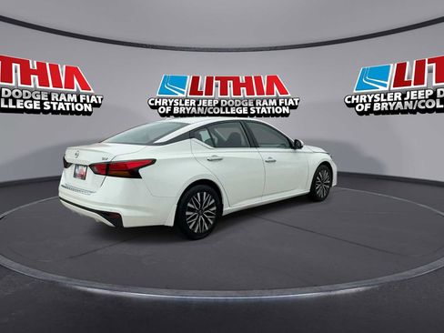 Used 2023 Nissan Altima 2.5 SV FWD image 8