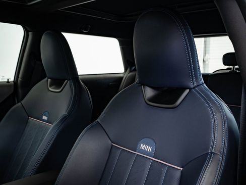 Certified 2025 MINI Cooper S image 22