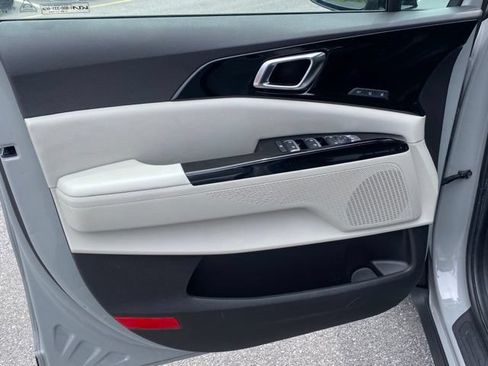 Used 2023 Kia Carnival SX FWD image 11