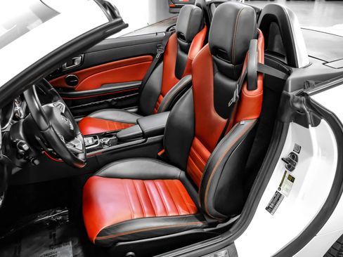 Used 2017 Mercedes-Benz SLC 300 image 25