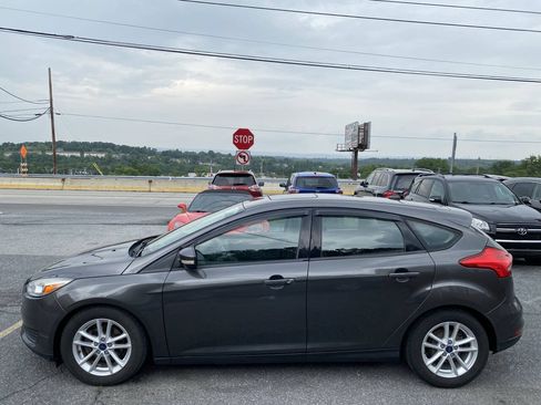 Used 2015 Ford Focus SE w/ Reverse Sensing Package FWD image 8