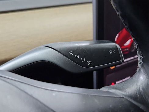 Used 2018 Tesla Model 3 Mid Range image 34