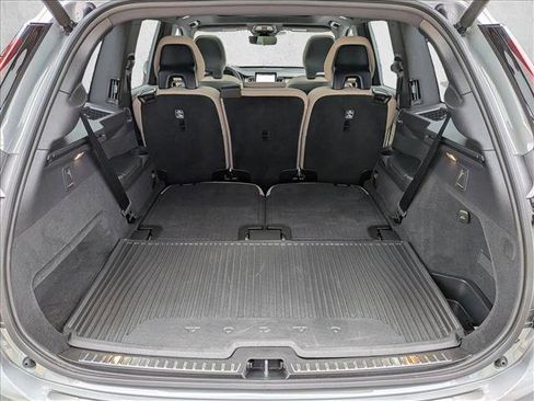 Certified 2025 Volvo XC90 B5 Core w/ Protection Package Premier image 6