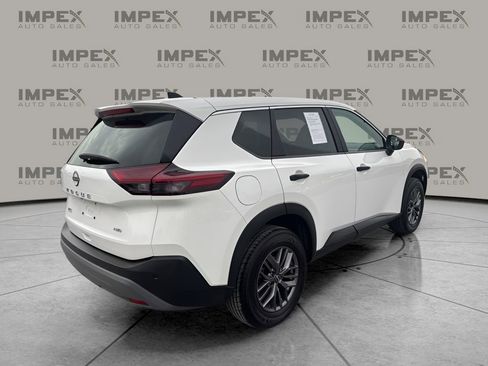 Used 2023 Nissan Rogue S image 5