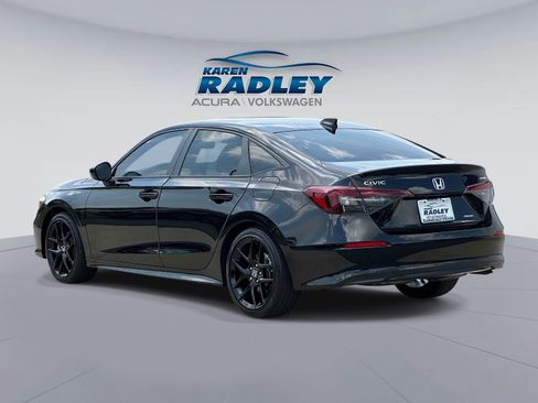 Used 2025 Honda Civic Sport image 4