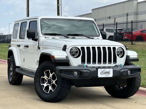 Used 2021 Jeep Wrangler Unlimited Sahara image 2