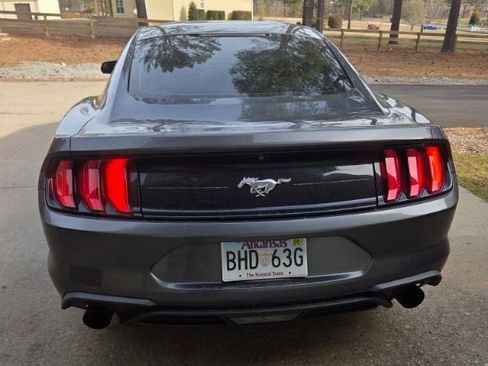 Used 2018 Ford Mustang Coupe image 10